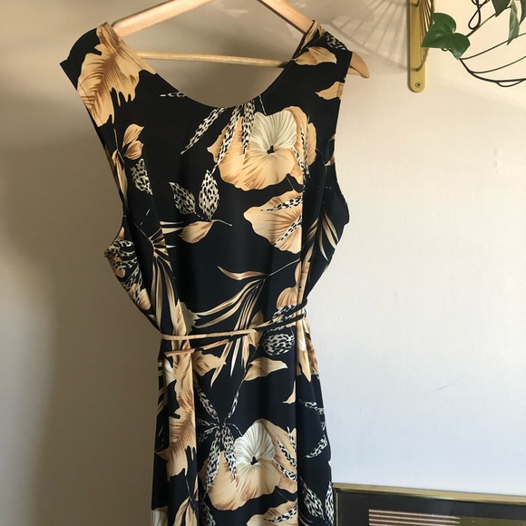 Vintage Jessica Neutral Vacation Maxi Dress - Picture 3 of 3